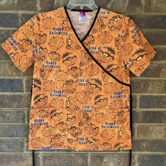 The Wonderful World Of Disney Halloween Cheshire Cat Scrub Top Womens XS - Picture 1 of 5